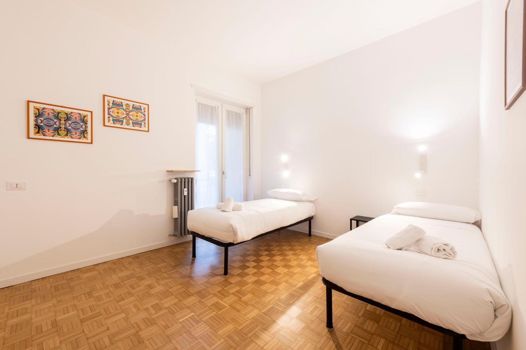 Three Balconies Apartment ヴェローナ エクステリア 写真